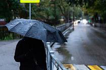 Jaké bude v říjnu počasí? Příliš tepla si neužijeme. Meteorologové předpovídají déšť, nízké teploty i mrazíky.